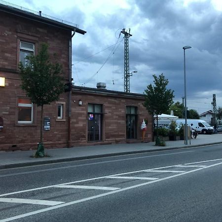 Stadtcafe-Hotel Kelsterbach Exteriör bild
