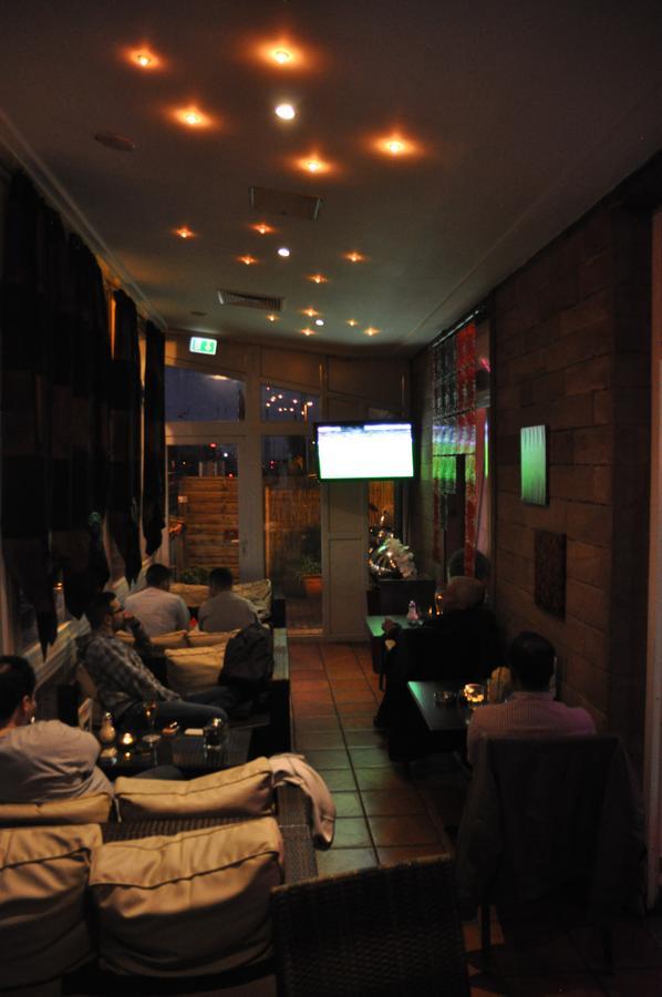 Stadtcafe-Hotel Kelsterbach Exteriör bild
