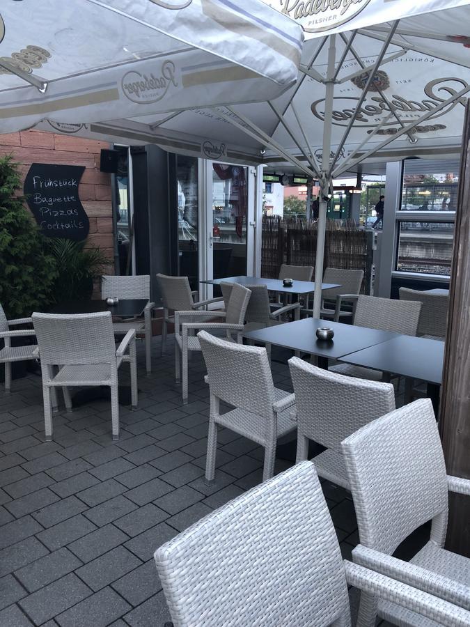 Stadtcafe-Hotel Kelsterbach Exteriör bild